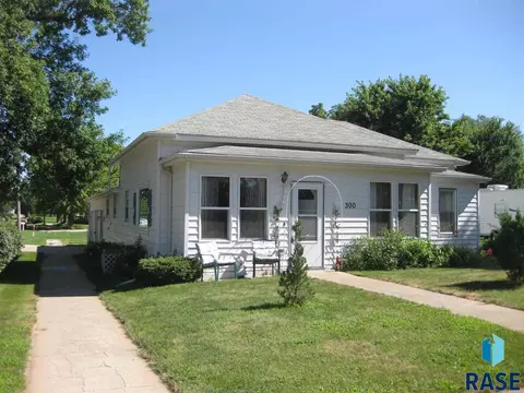300 E 2nd St, Colton, SD 57018 photo 3