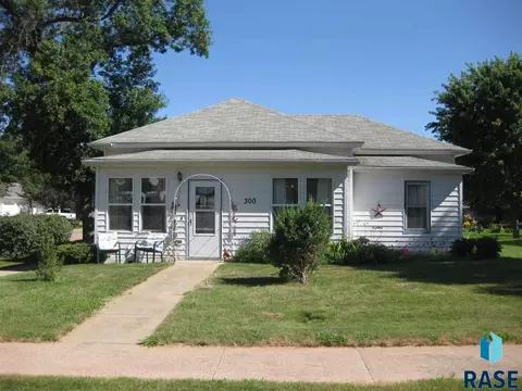 300 E 2nd St, Colton, SD 57018 photo 2