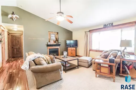 720 Pheasant Cir, Tea, SD 57064 photo 5