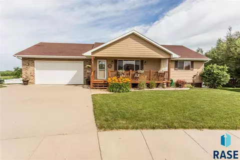 720 Pheasant Cir, Tea, SD 57064 photo 1