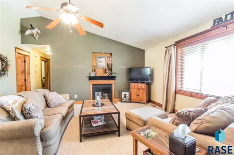 720 Pheasant Cir, Tea, SD 57064 photo 4