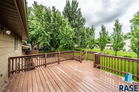 305 E Aspen Dr, Sioux Falls, SD 57105 photo 25