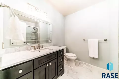 305 E Aspen Dr, Sioux Falls, SD 57105 photo 6