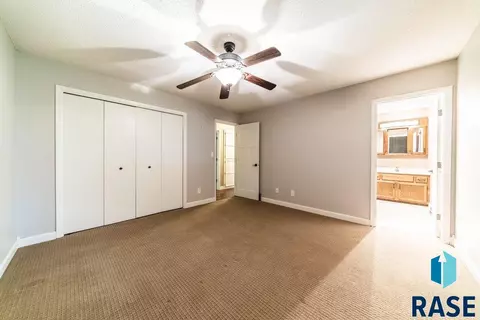 305 E Aspen Dr, Sioux Falls, SD 57105 photo 8