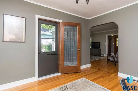 215 E 33rd St, Sioux Falls, SD 57105 photo 8