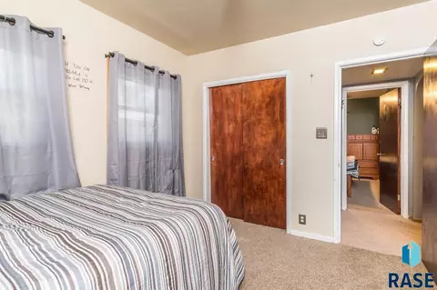 313 N Main Ave, Garretson, SD 57030 photo 6