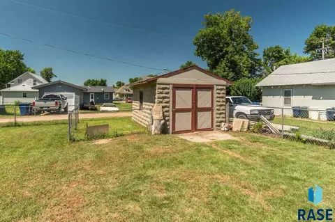 313 N Main Ave, Garretson, SD 57030 photo 24