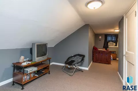 313 N Main Ave, Garretson, SD 57030 photo 18