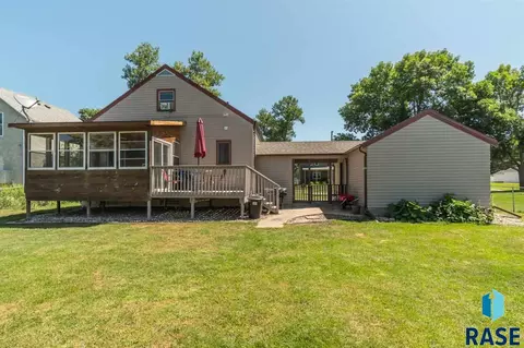 313 N Main Ave, Garretson, SD 57030 photo 26
