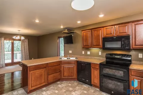 307 S Maple St, Worthing, SD 57077 photo 4