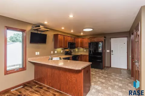 307 S Maple St, Worthing, SD 57077 photo 3