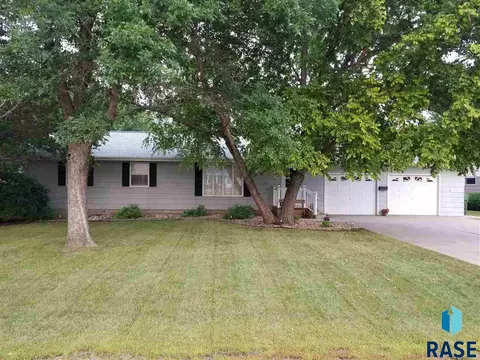 712 Albert St, Freeman, SD 57029 photo 1
