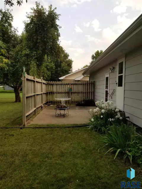 712 Albert St, Freeman, SD 57029 photo 4