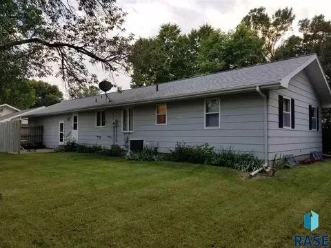 712 Albert St, Freeman, SD 57029 photo 3