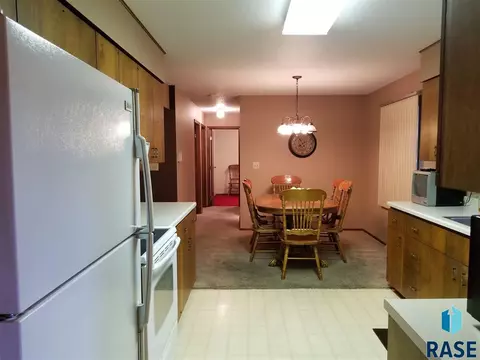 712 Albert St, Freeman, SD 57029 photo 8