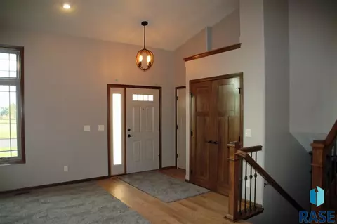 7004 E 40th St, Sioux Falls, SD 57110 photo 13