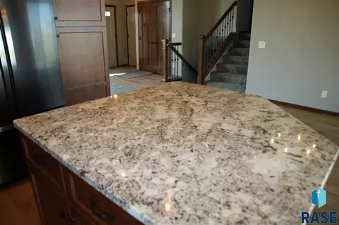 7004 E 40th St, Sioux Falls, SD 57110 photo 7