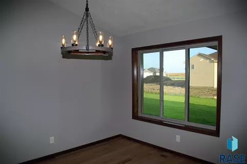 7004 E 40th St, Sioux Falls, SD 57110 photo 11