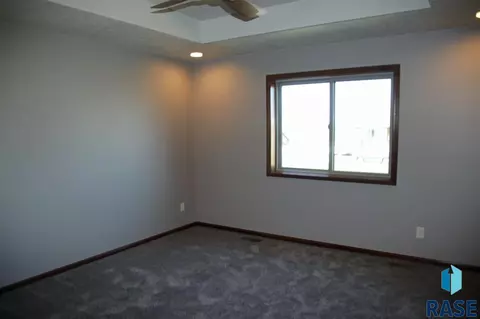 7004 E 40th St, Sioux Falls, SD 57110 photo 24