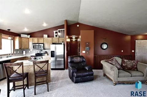 1409 E 69th St N, Sioux Falls, SD 57104 photo 8