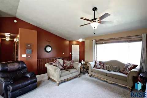 1409 E 69th St N, Sioux Falls, SD 57104 photo 7