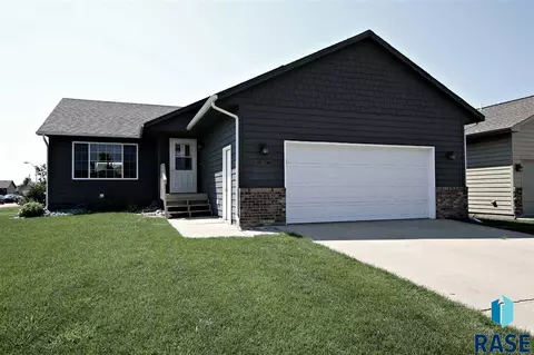 1409 E 69th St N, Sioux Falls, SD 57104 photo 1