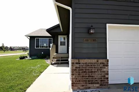 1409 E 69th St N, Sioux Falls, SD 57104 photo 3
