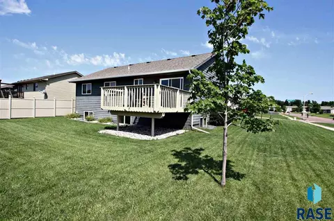 1409 E 69th St N, Sioux Falls, SD 57104 photo 4