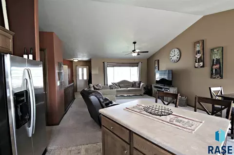 1409 E 69th St N, Sioux Falls, SD 57104 photo 10