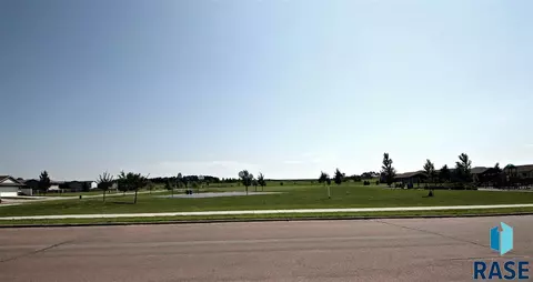 1409 E 69th St N, Sioux Falls, SD 57104 photo 25