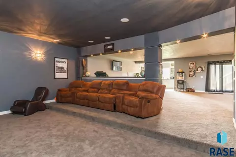 1801 S Copper Crest Cir, Sioux Falls, SD 57110 photo 31
