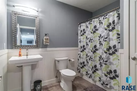 1801 S Copper Crest Cir, Sioux Falls, SD 57110 photo 26