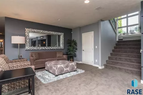 1801 S Copper Crest Cir, Sioux Falls, SD 57110 photo 27