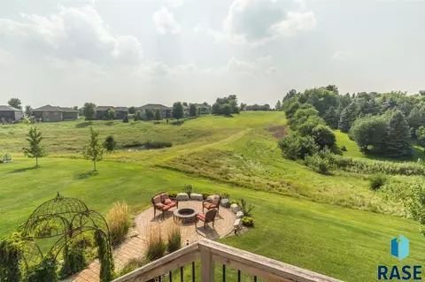 1801 S Copper Crest Cir, Sioux Falls, SD 57110 photo 33