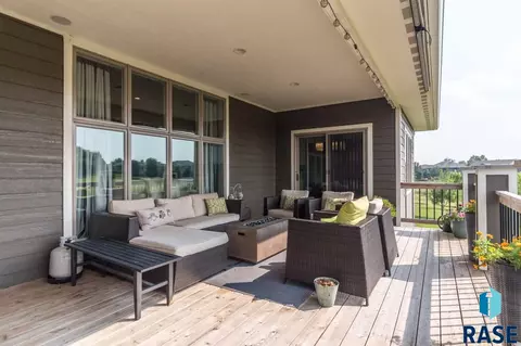 1801 S Copper Crest Cir, Sioux Falls, SD 57110 photo 15
