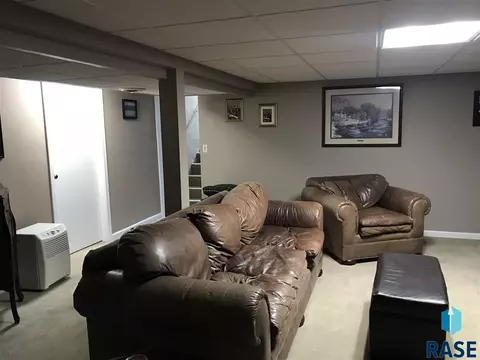 821 S Walnut St, Freeman, SD 57029 photo 24