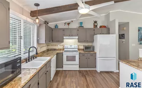 505 W Apple St, Tea, SD 57064 photo 3
