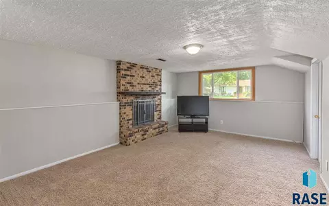 505 W Apple St, Tea, SD 57064 photo 14