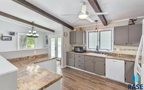505 W Apple St, Tea, SD 57064 photo 4