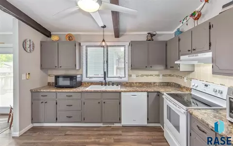 505 W Apple St, Tea, SD 57064 photo 5