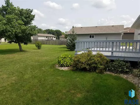 300 E Brown Ave, Salem, SD 57058 photo 5