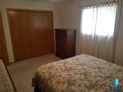 300 E Brown Ave, Salem, SD 57058 photo 12