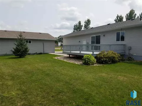300 E Brown Ave, Salem, SD 57058 photo 4