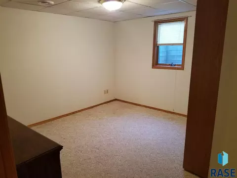 300 E Brown Ave, Salem, SD 57058 photo 17