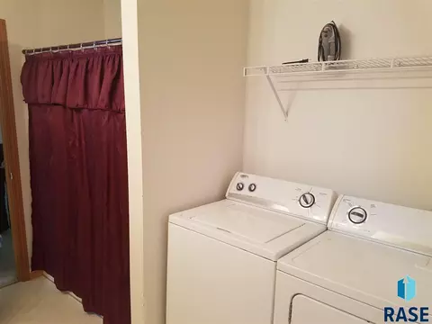 300 E Brown Ave, Salem, SD 57058 photo 15