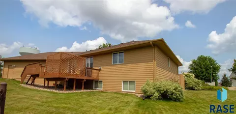 2109 E Briar Den Ct, Sioux Falls, SD 57108 photo 36