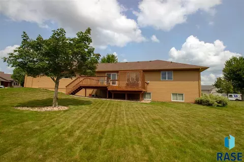 2109 E Briar Den Ct, Sioux Falls, SD 57108 photo 35
