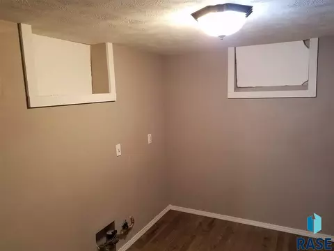 406 S Van Eps Ave, Sioux Falls, SD 57103 photo 15