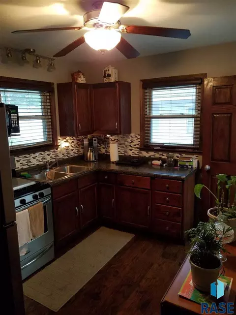 406 S Van Eps Ave, Sioux Falls, SD 57103 photo 10