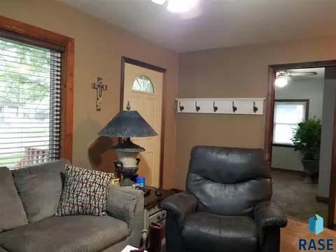 406 S Van Eps Ave, Sioux Falls, SD 57103 photo 8